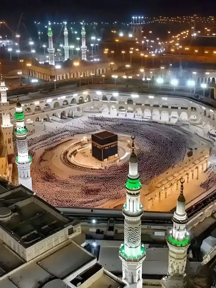 Hajj ou Omra : Lequel faire en premier ? Guide complet 2026